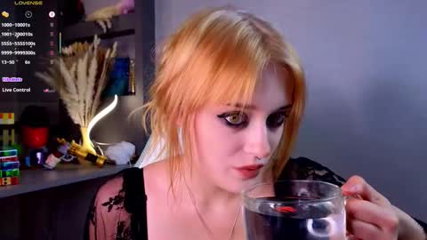 Ella online show from 09-09-25, 04:39