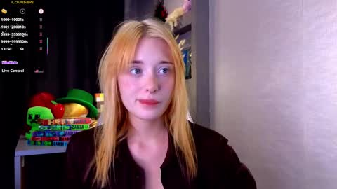 Ella online show from 09-26-25, 05:17