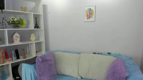 hiyakasudere_ online show from 10-09-25, 06:28