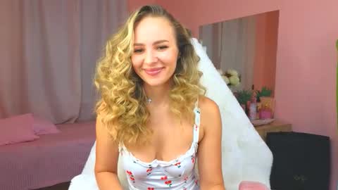 Ksenia online show from 10-13-25, 12:21