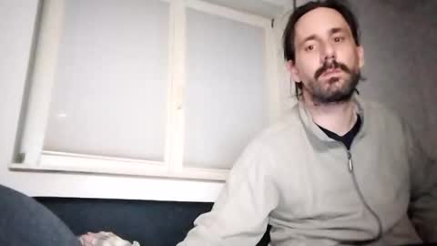 Snapshot of hmuench85 chatting on 01-05-25, 06:13 H online show from 01-05-25, 06:13