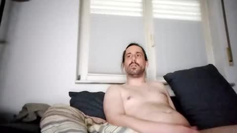 Snapshot of hmuench85 chatting on 02-07-25, 08:22 H online show from 02-07-25, 08:22