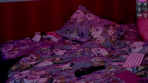 Holly online show from 03-09-25, 08:21