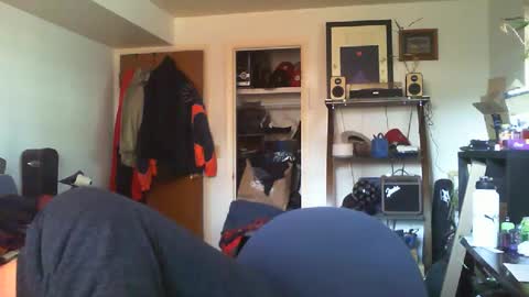 Snapshot of hobbes80 chatting on 12-31-24, 08:12 hobbes80 online show from 12-31-24, 08:12