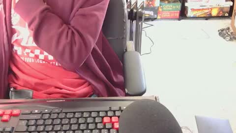 Snapshot of hoboayoyo chatting on 12-21-25, 08:27 Hentai man online show from 12-21-25, 08:27