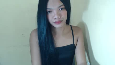 Snapshot of hoelyguine chatting on 02-08-26, 03:26 Guinevere3 online show from 02-08-26, 03:26