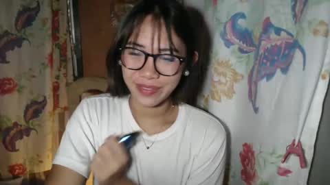 Snapshot of hoelykarrie chatting on 02-13-26, 04:47 Karrie3 online show from 02-13-26, 04:47