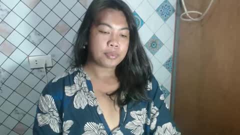 Snapshot of hoelylayla chatting on 02-18-26, 03:02 Layla3 online show from 02-18-26, 03:02