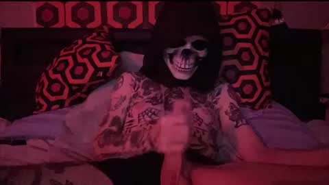 Snapshot of hogboneman chatting on 10-15-25, 05:18 hogboneman online show from 10-15-25, 05:18