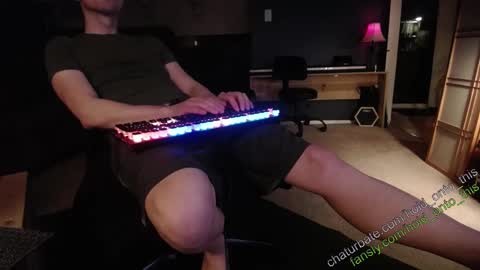 Snapshot of hold_onto_this chatting on 03-09-25, 11:25 Moby online show from 03-09-25, 11:25