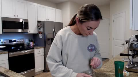 Holi Hurricane online show from 11-21-25, 03:49