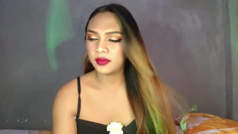 Snapshot of holliescarlet chatting on 12-10-24, 02:06 holliescarlet online show from 12-10-24, 02:06