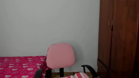 holly... online show from 10-17-25, 03:58