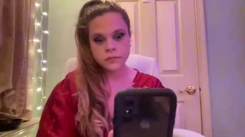 Snapshot of holly23hopefull chatting on 12-16-24, 05:59 Hollys Drive threw Side Of CB. online show from 12-16-24, 05:59