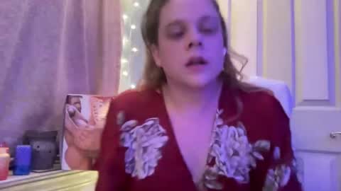 Snapshot of holly23hopefull chatting on 12-18-24, 04:31 Hollys Drive threw Side Of CB. online show from 12-18-24, 04:31