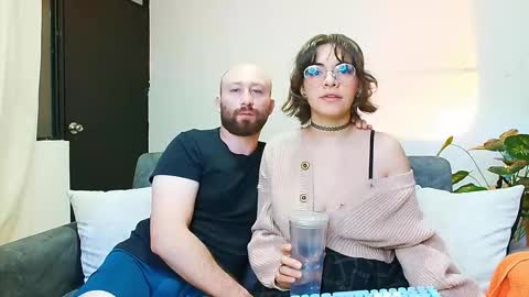 Holly and Honey online show from 09-11-25, 09:26