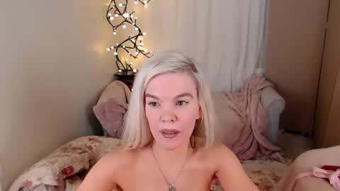 Holly Lace online show from 11-22-25, 02:54