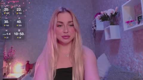 holly_molly8 online show from 10-09-25, 05:44