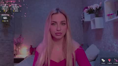 Snapshot of holly_molly8 chatting on 10-12-25, 07:24 holly_molly8 online show from 10-12-25, 07:24