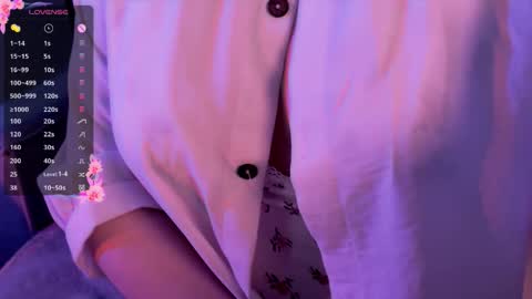 Snapshot of holly_molly_69 chatting on 11-24-25, 03:50 Molly online show from 11-24-25, 03:50