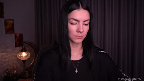 Snapshot of hollylinder_ chatting on 12-04-24, 01:36 Holly Linder online show from 12-04-24, 01:36