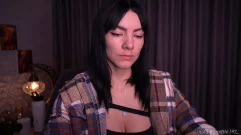 Snapshot of hollylinder_ chatting on 12-05-24, 03:04 Holly Linder online show from 12-05-24, 03:04