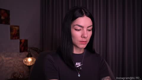 Snapshot of hollylinder_ chatting on 12-18-24, 01:15 Holly Linder online show from 12-18-24, 01:15