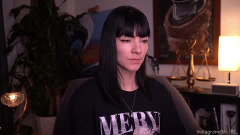 Snapshot of hollylinder_ chatting on 01-05-25, 02:06 Holly Linder online show from 01-05-25, 02:06