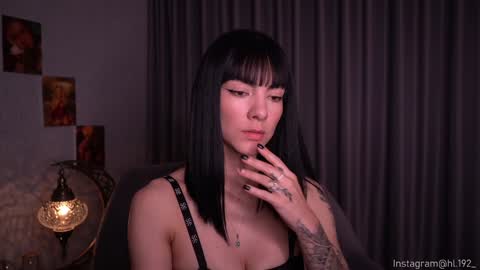 Snapshot of hollylinder_ chatting on 01-22-25, 02:04 Holly Linder online show from 01-22-25, 02:04