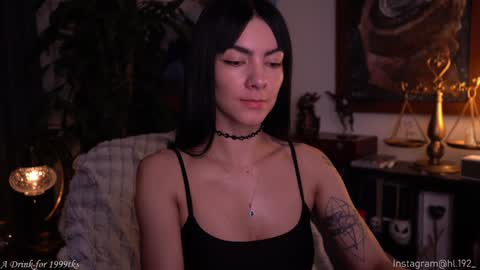 Snapshot of hollylinder_ chatting on 02-02-25, 05:10 Holly Linder online show from 02-02-25, 05:10