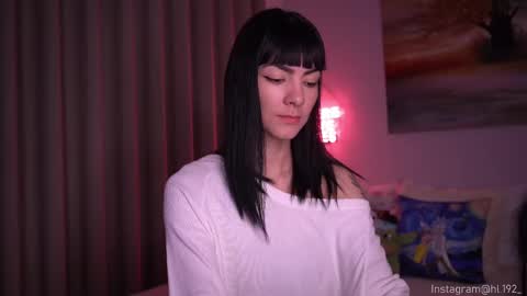 Snapshot of hollylinder_ chatting on 02-12-25, 01:30 Holly Linder online show from 02-12-25, 01:30