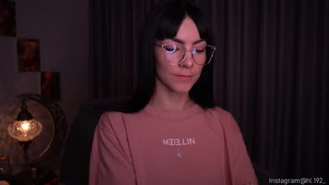 Snapshot of hollylinder_ chatting on 02-20-25, 04:50 Holly Linder online show from 02-20-25, 04:50
