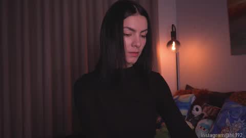 Snapshot of hollylinder_ chatting on 09-11-25, 01:28 Holly Linder online show from 09-11-25, 01:28