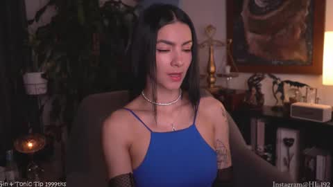 Snapshot of hollylinder_ chatting on 09-20-25, 02:12 Holly Linder online show from 09-20-25, 02:12