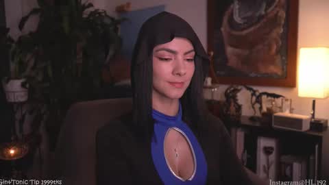 Snapshot of hollylinder_ chatting on 10-11-25, 02:00 Holly Linder online show from 10-11-25, 02:00