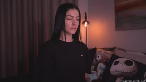 Snapshot of hollylinder_ chatting on 10-15-25, 02:22 Holly Linder online show from 10-15-25, 02:22