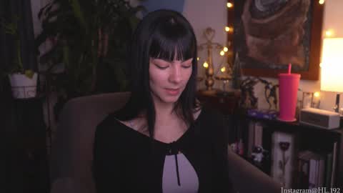 Holly Linder online show from 12-04-25, 01:48