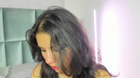 Snapshot of hollypeach_ chatting on 02-02-26, 07:23 hollypeach_ online show from 02-02-26, 07:23