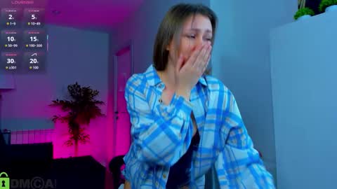 Snapshot of hollyray_ chatting on 11-04-25, 08:24 Holly online show from 11-04-25, 08:24