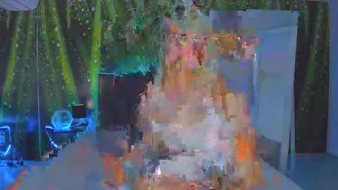 HollyTaillor online show from 10-18-25, 05:10