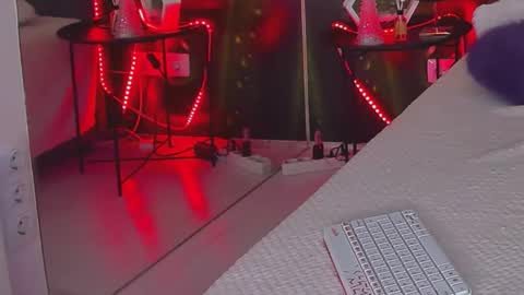 HollyTaillor online show from 10-21-25, 05:30