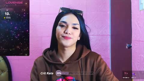 Snapshot of hollywoodbitch chatting on 10-06-25, 09:01 Isabella Marie online show from 10-06-25, 09:01