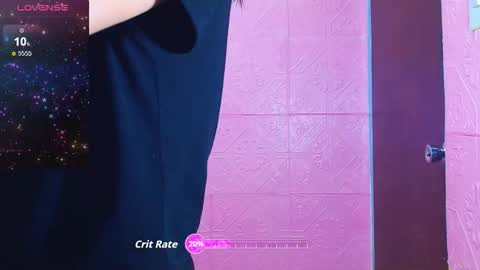 Snapshot of hollywoodbitch chatting on 10-15-25, 07:41 Isabella Marie online show from 10-15-25, 07:41