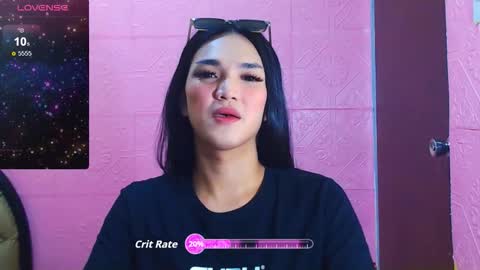 Snapshot of hollywoodbitch chatting on 10-27-25, 01:42 Isabella Marie online show from 10-27-25, 01:42