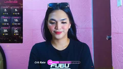 Snapshot of hollywoodbitch chatting on 11-10-25, 07:51 Isabella Marie online show from 11-10-25, 07:51