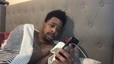 Snapshot of hollywoodsexxx chatting on 12-17-25, 12:22 HOLLYWOODSEXXX online show from 12-17-25, 12:22