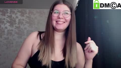 Welcome guys  Pleasure to see you all here  My name is MichaelaTip menu is active Private is open  online show from 09-29-25, 04:50
