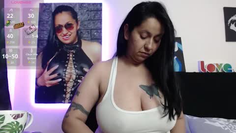 Snapshot of holydeath_1 chatting on 11-20-25, 09:31 Milena online show from 11-20-25, 09:31