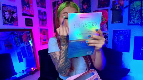 Snapshot of holyeva chatting on 12-06-24, 09:24   online show from 12-06-24, 09:24