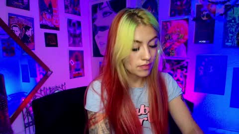 Snapshot of holyeva chatting on 12-18-24, 06:21   online show from 12-18-24, 06:21